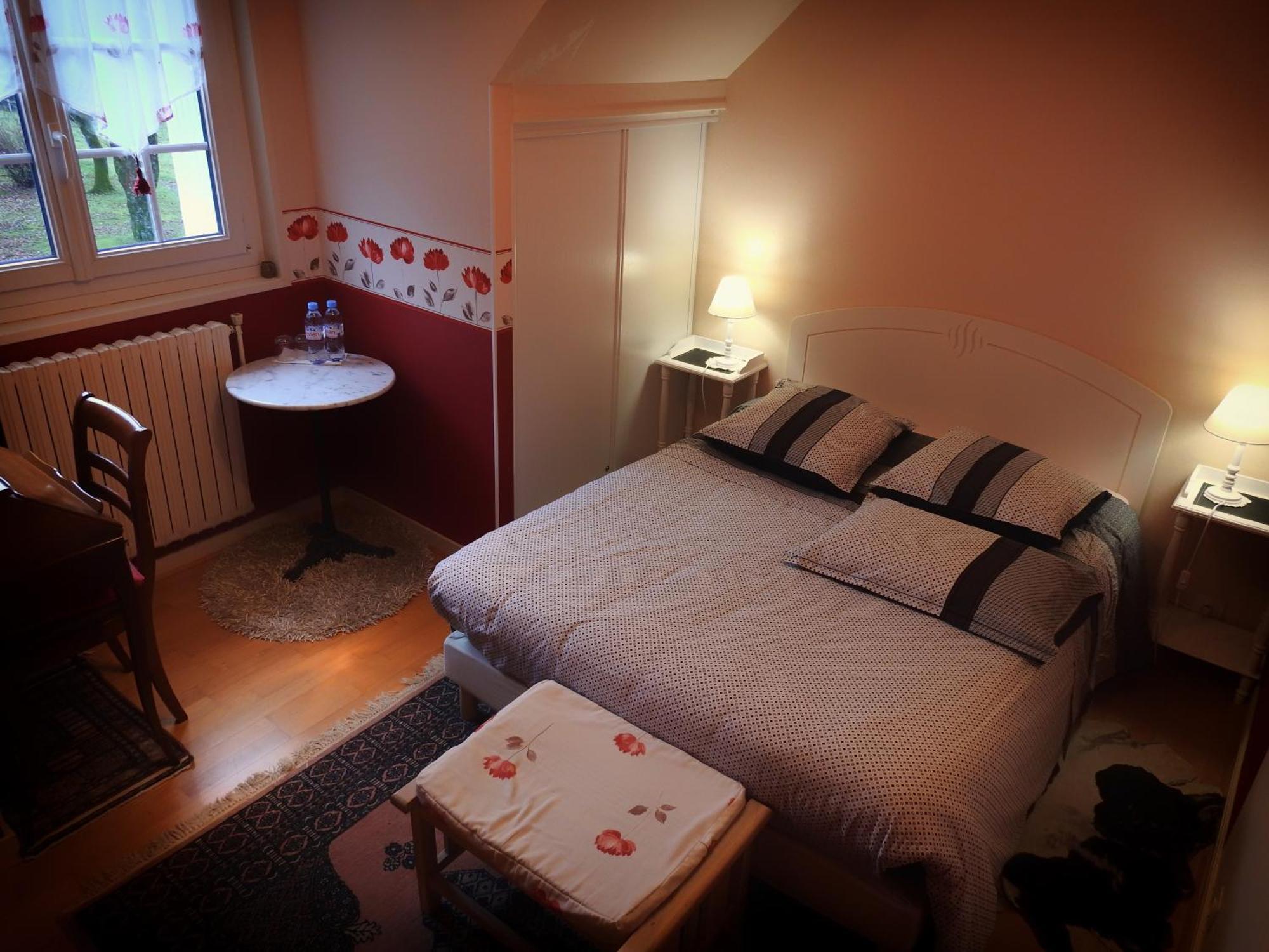 Chambres D'Hotes Chez Annie Brélès Szoba fotó